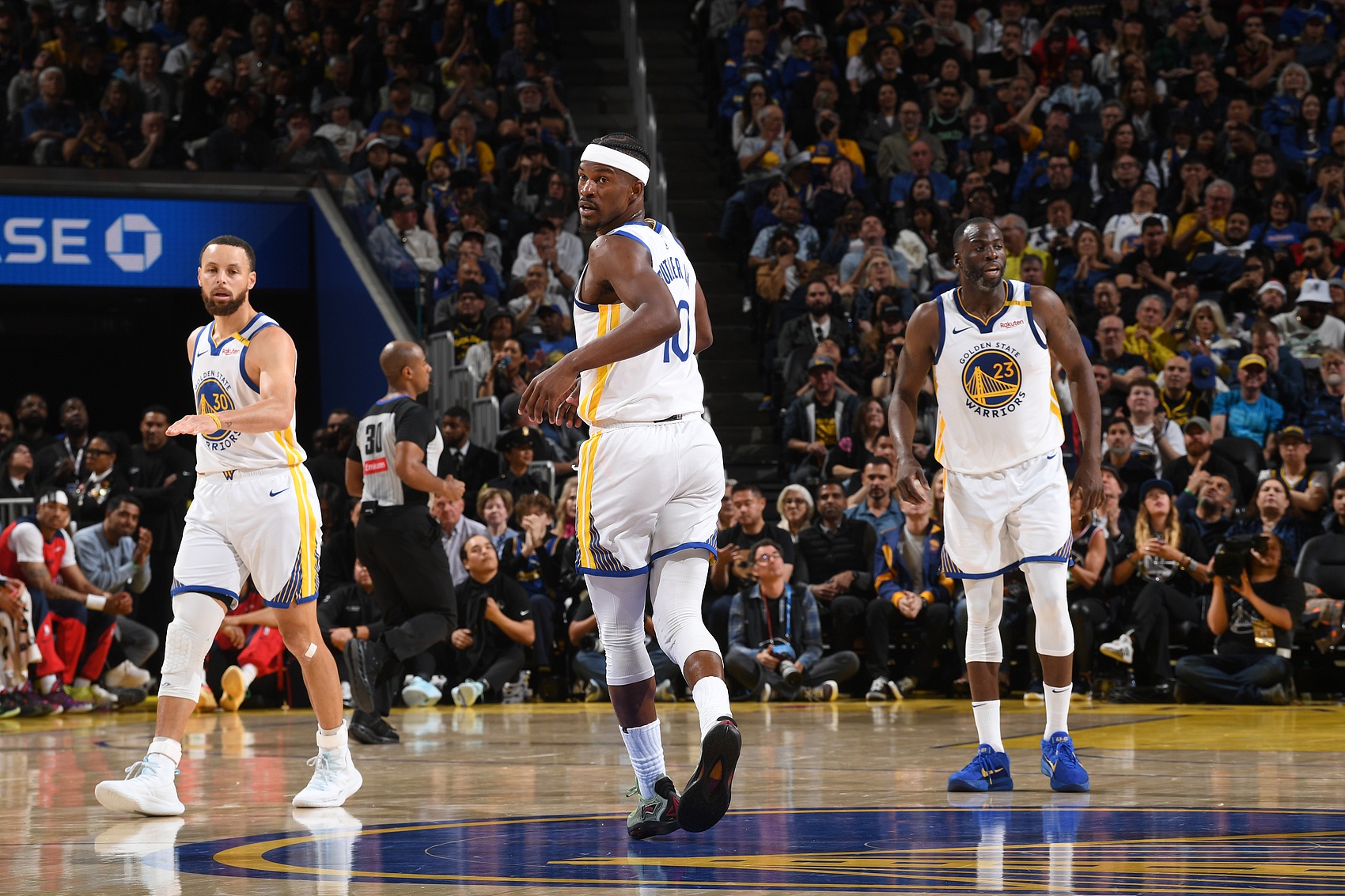  巅峰对决走出的他 