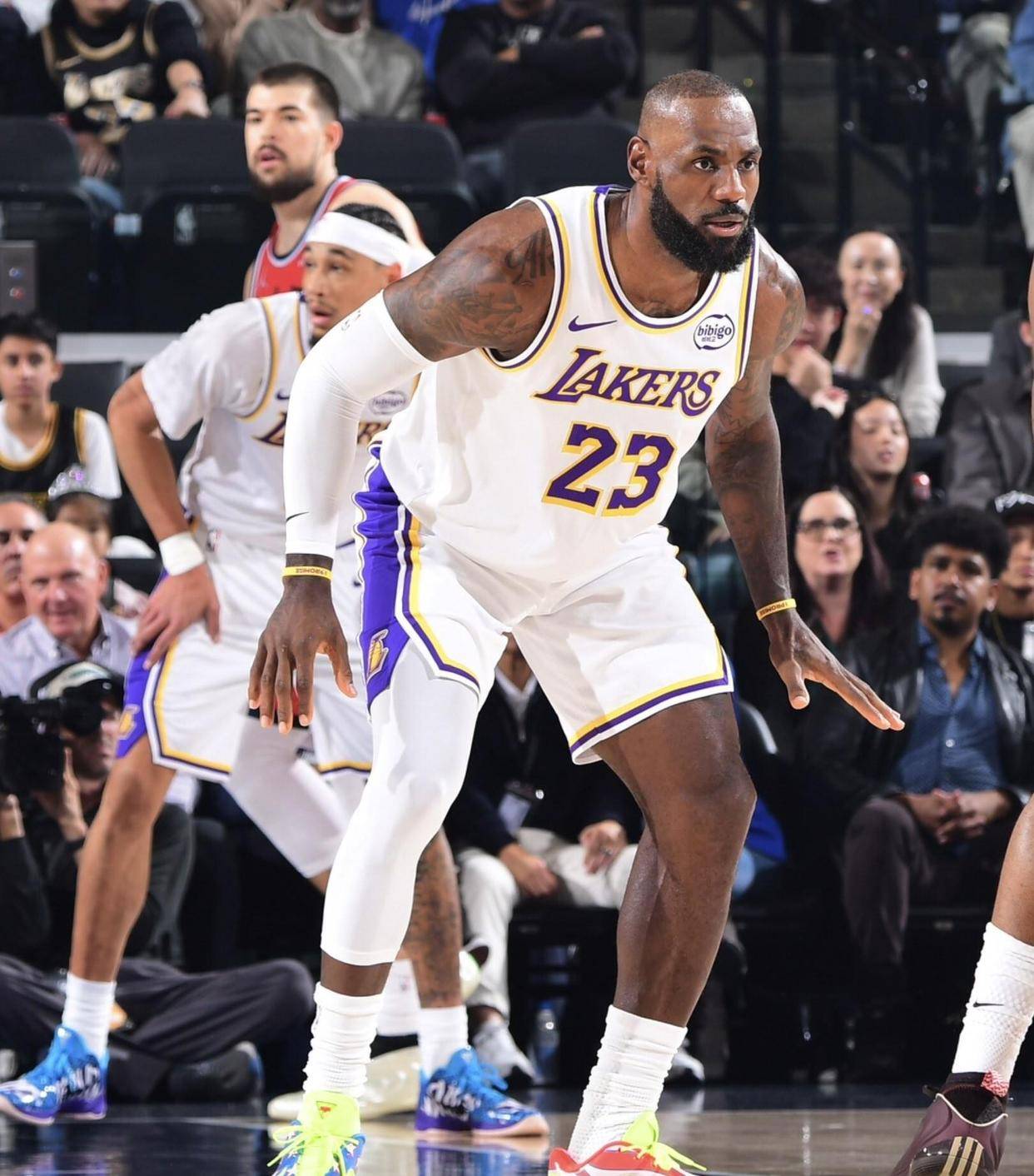 詹姆斯在巴塞罗那比赛中突破纪录,比分优势明显引发热议!的简单介绍 詹姆斯在巴塞罗那比赛中突破纪录,比分优势明显引发热议!的简单介绍